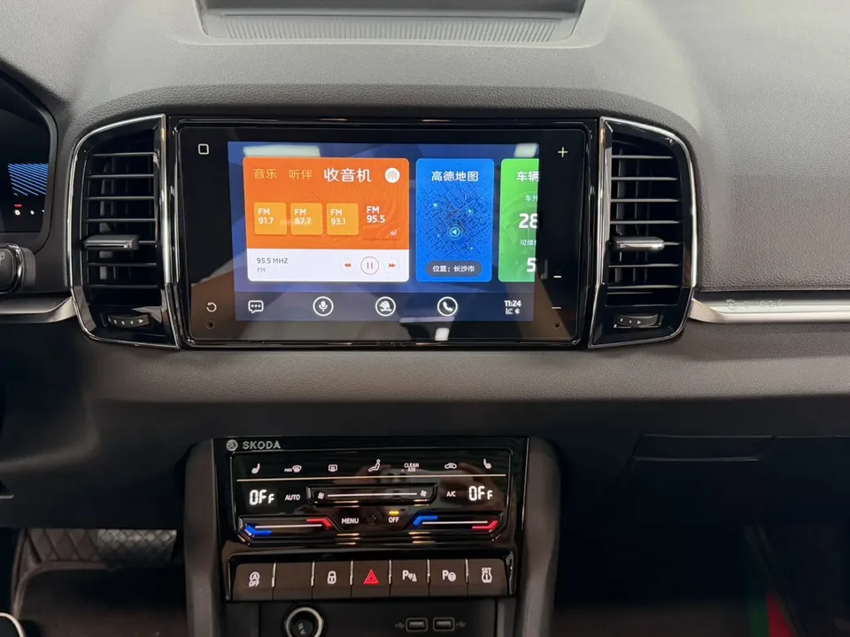 Skoda Karoq TSI280 Luxury Edition 2022 — миниатюра 3