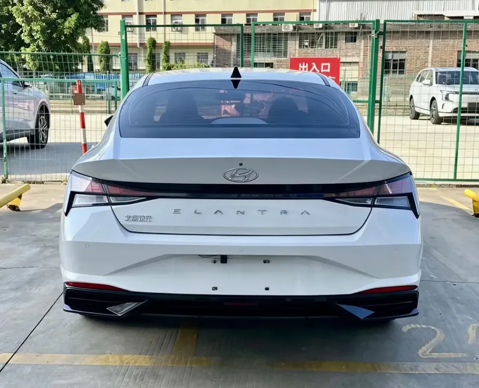 Hyundai Elantra Elantra 1.5L CVT GLX Elite Edition 2022 — миниатюра 2