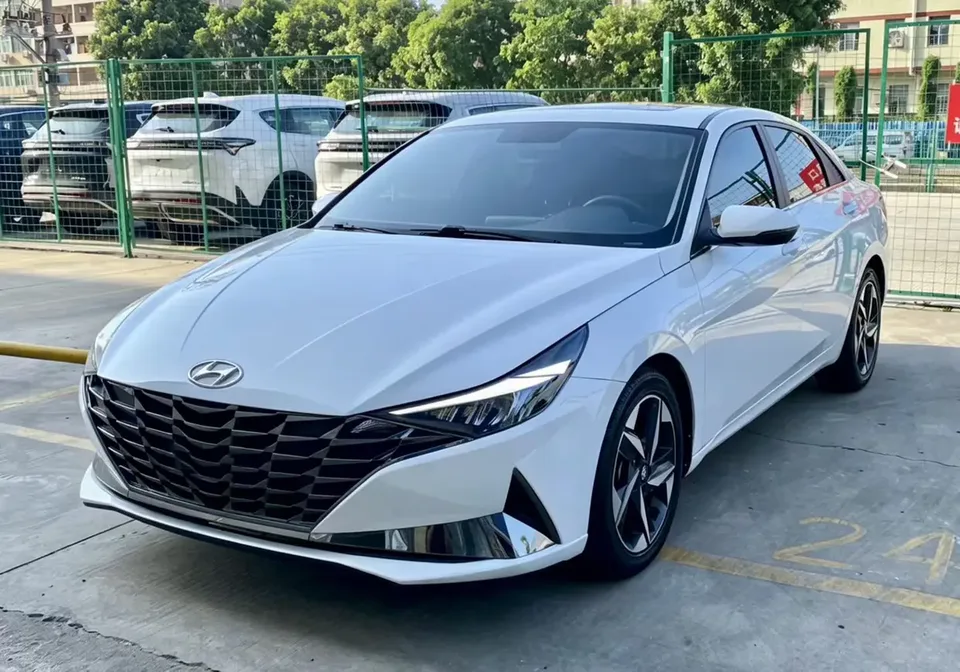 Hyundai Elantra Elantra 1.5L CVT GLX Elite Edition 2022 — фото 1, купить с доставкой в Москву