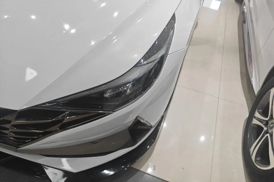 Hyundai Elantra 2023
