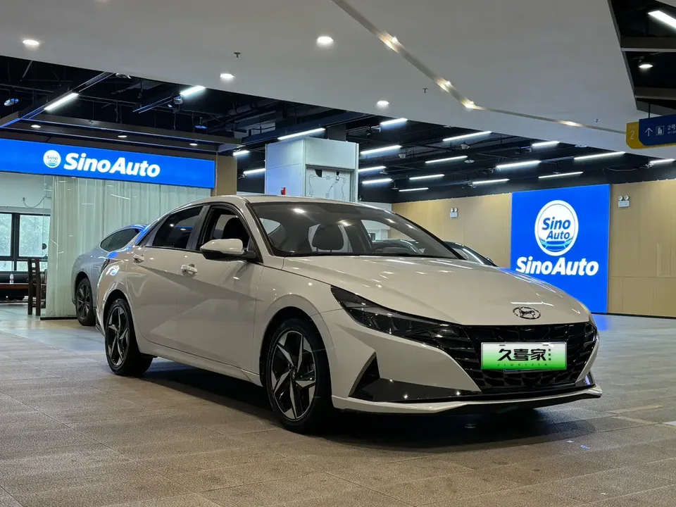 Hyundai Elantra 2022