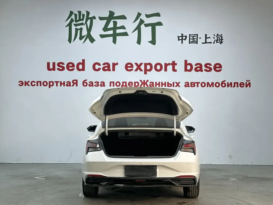 Hyundai Elantra Elantra 1.5L CVT LUX Premium Edition 2023 — thumbnail 2