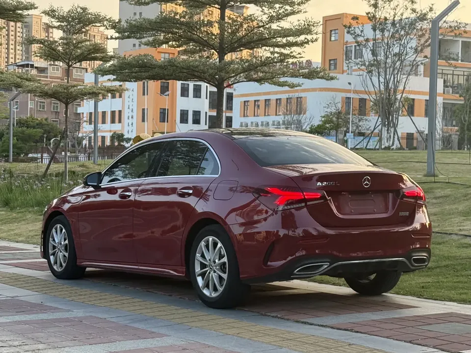 Mercedes-Benz Mercedes Benz A Class Mercedes-Benz A-Class 2022 A 200 L sports sedan dynamic version 2022 — миниатюра 4