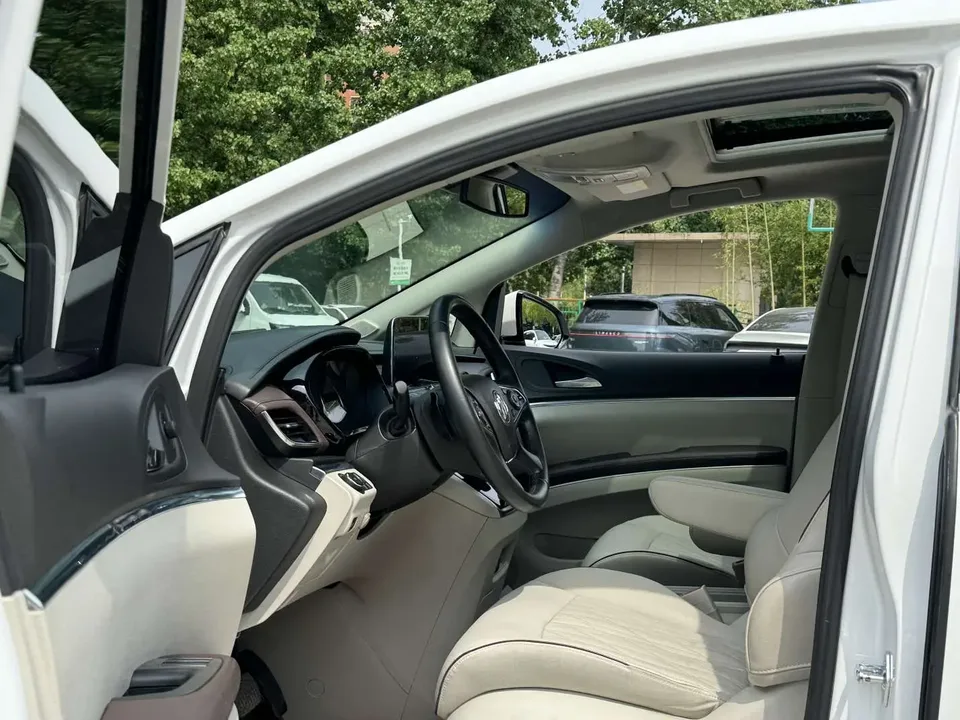 Buick GL8 Buick GL8 2021 Land Business Class 652T Luxury Edition 2022 — миниатюра 3