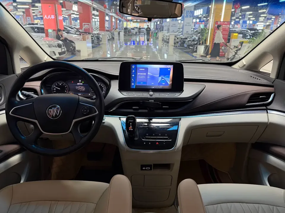 Buick GL8 Buick GL8 2022 Land Business Class 652T Luxury Edition 2023 — миниатюра 3