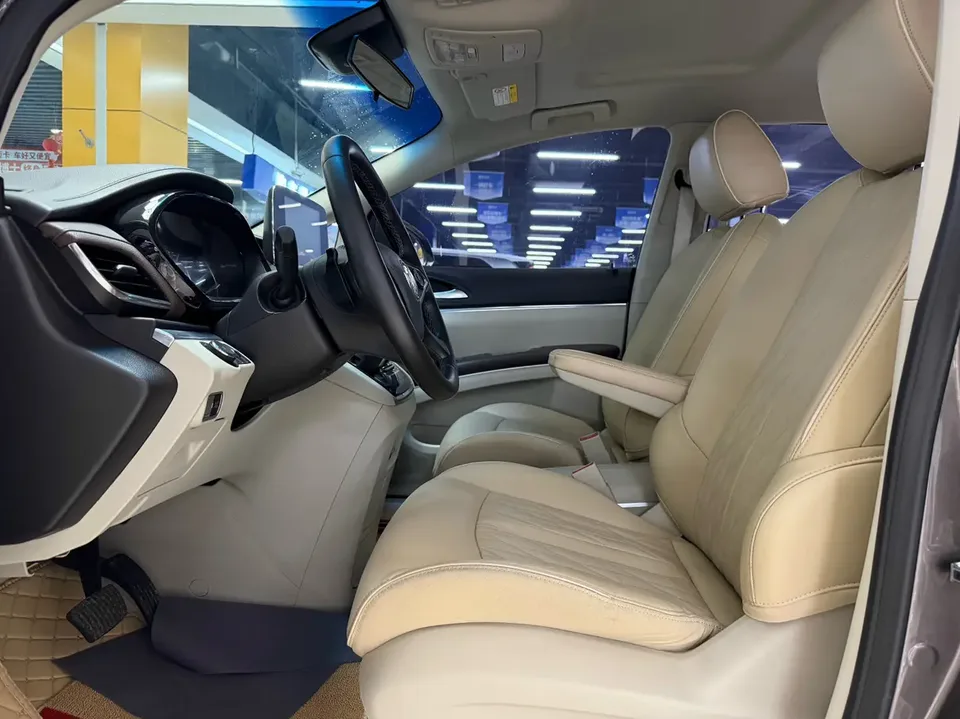 Buick GL8 Buick GL8 2022 Land Business Class 652T Luxury Edition 2023 — миниатюра 4