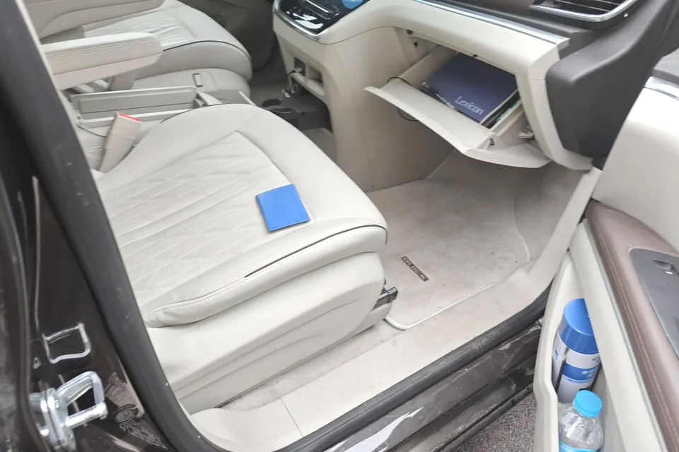 Buick GL8 Buick GL8 2022 Land Business Class 652T Luxury Edition 2022 — миниатюра 2