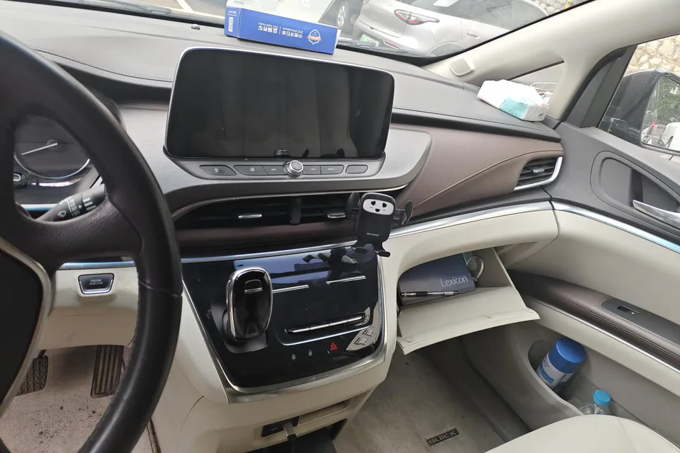Buick GL8 Buick GL8 2022 Land Business Class 652T Luxury Edition 2022 — миниатюра 4