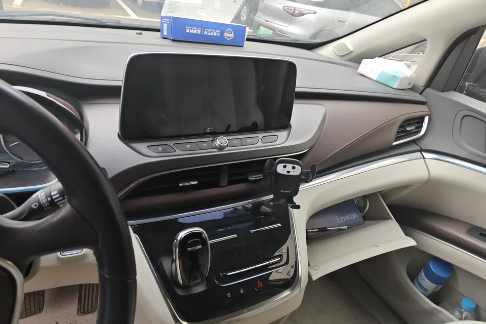 Buick GL8 Buick GL8 2022 Land Business Class 652T Luxury Edition 2022 — миниатюра 5