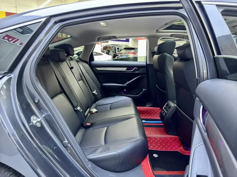 Honda Accord Accord 2022 260TURBO Deluxe Edition 2022 — миниатюра 4
