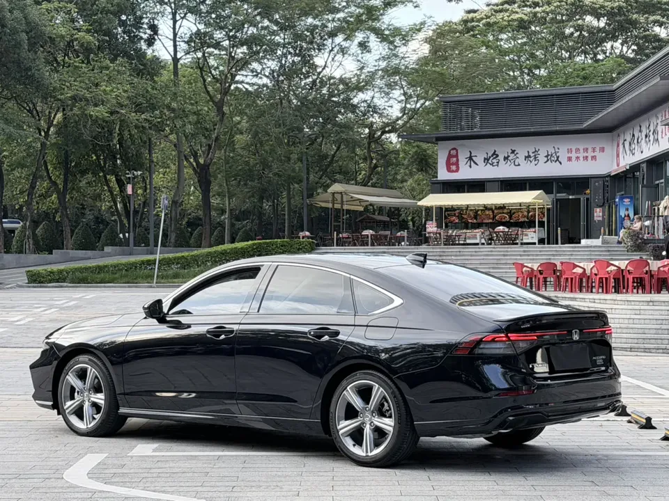 Honda Accord Sports Series Sharp T-Motion 260TURBO Premium Edition 2026 — миниатюра 4