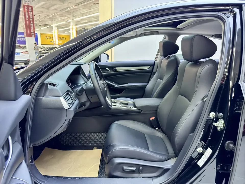Honda Accord Accord 2022 260TURBO Deluxe Edition 2022 — миниатюра 3