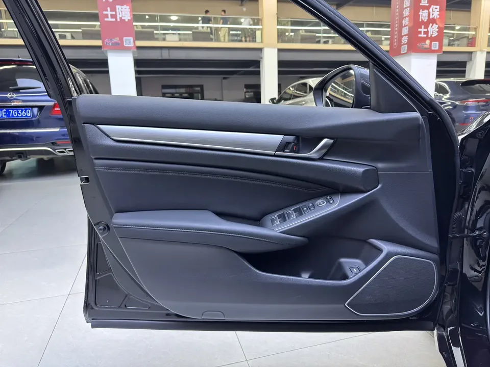 Honda Accord Accord 2022 260TURBO Deluxe Edition 2022 — миниатюра 4