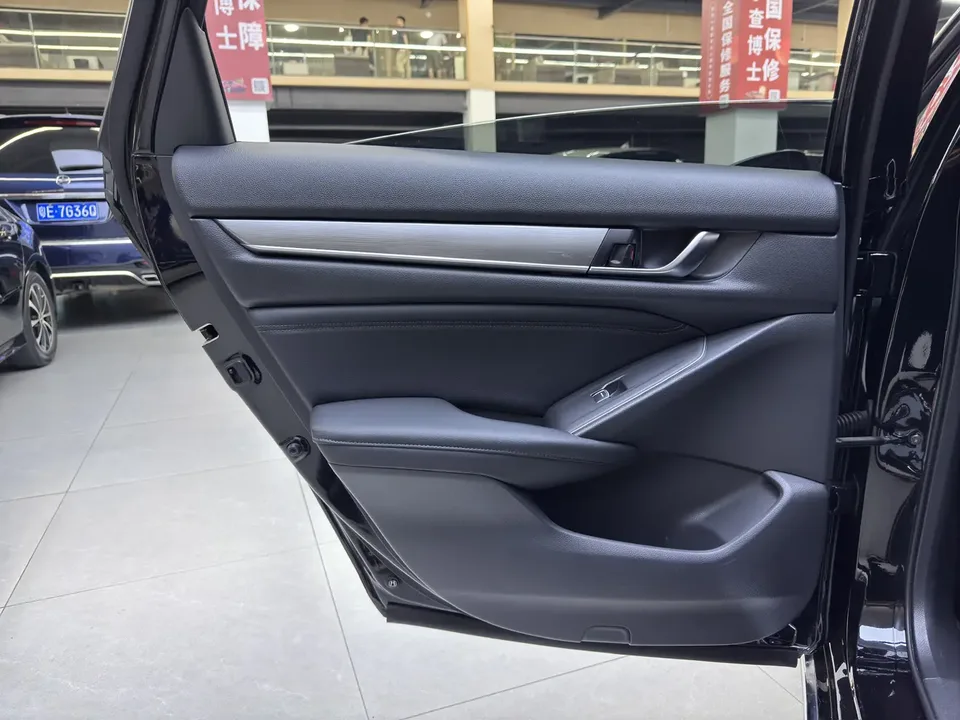 Honda Accord Accord 2022 260TURBO Deluxe Edition 2022 — миниатюра 5