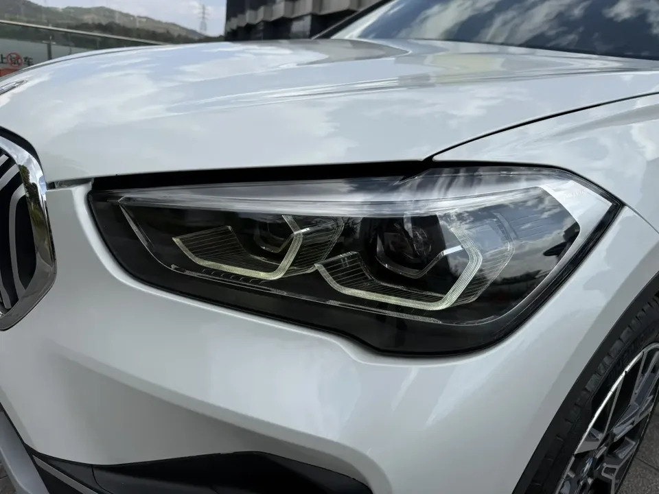 BMW X1 facelift xDrive25Li exclusive model 2022 — миниатюра 3