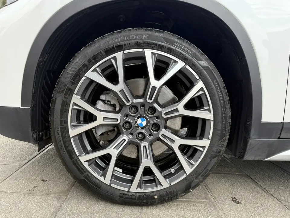 BMW X1 facelift xDrive25Li exclusive model 2022 — миниатюра 4