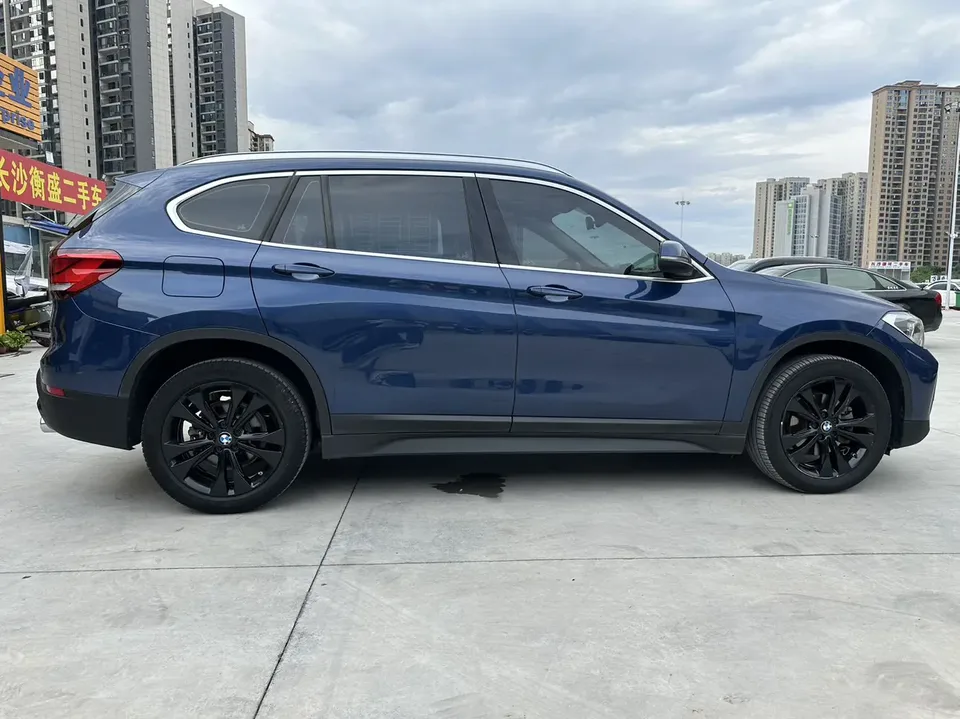 BMW X1 X1 BMW X1 2022 sDrive20Li Fashion Edition 2022 — миниатюра 2