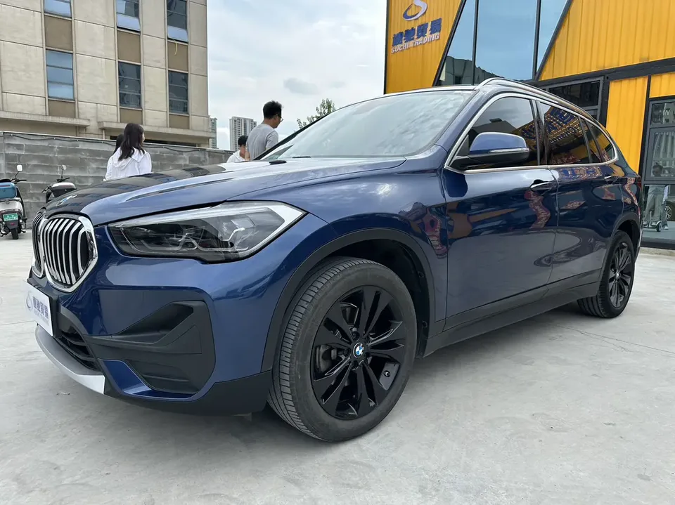 BMW X1 X1 BMW X1 2022 sDrive20Li Fashion Edition 2022 — фото 1, купить с доставкой в Москву