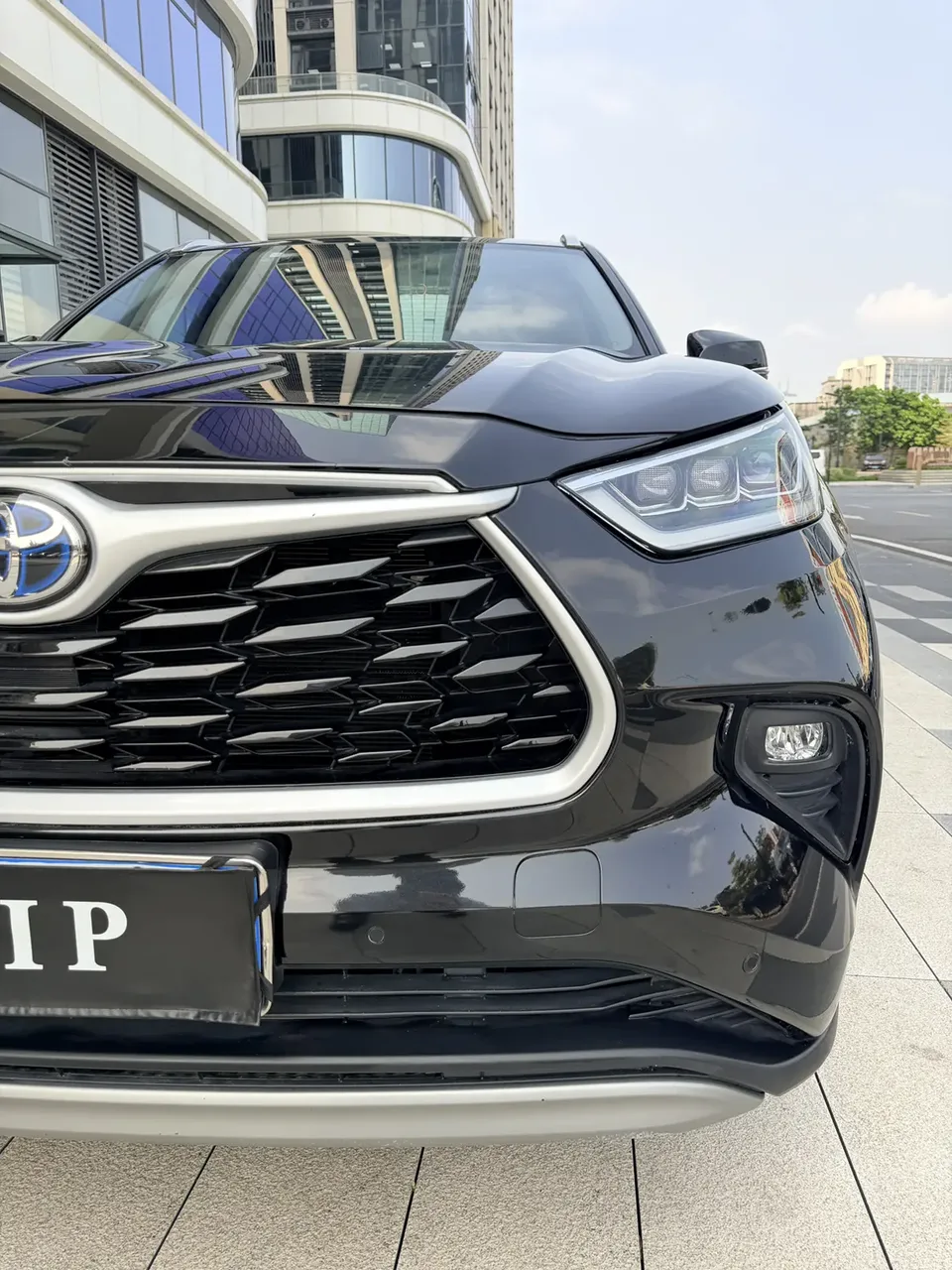 Toyota Highlander Highlander Dual Engine 2.5L 2WD Premium Edition 7 Seaters 2024 — thumbnail 4