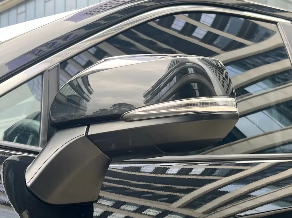 Toyota Willanda 2.0L two-wheel drive leading version 2023 — миниатюра 4