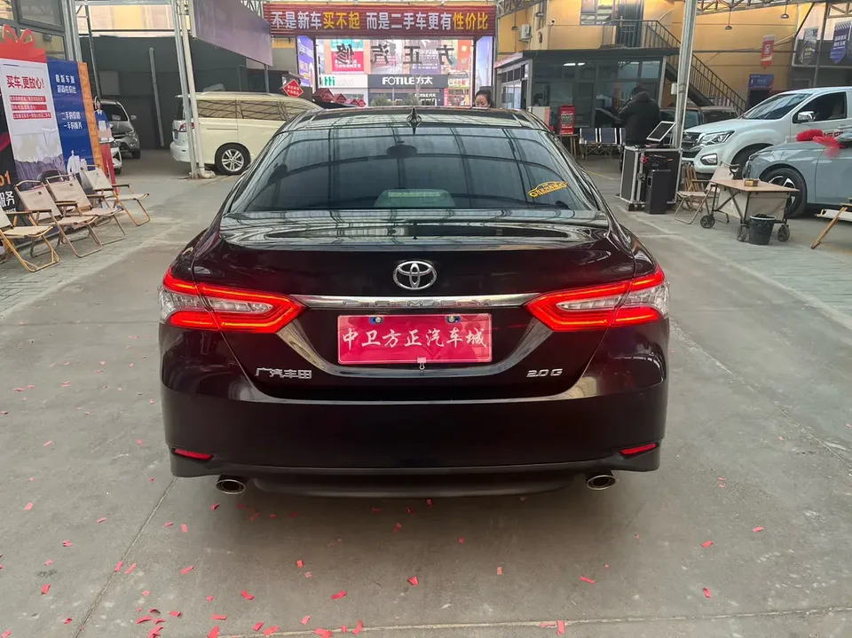 Toyota Camry 2.0G Deluxe Edition 2022 — миниатюра 2