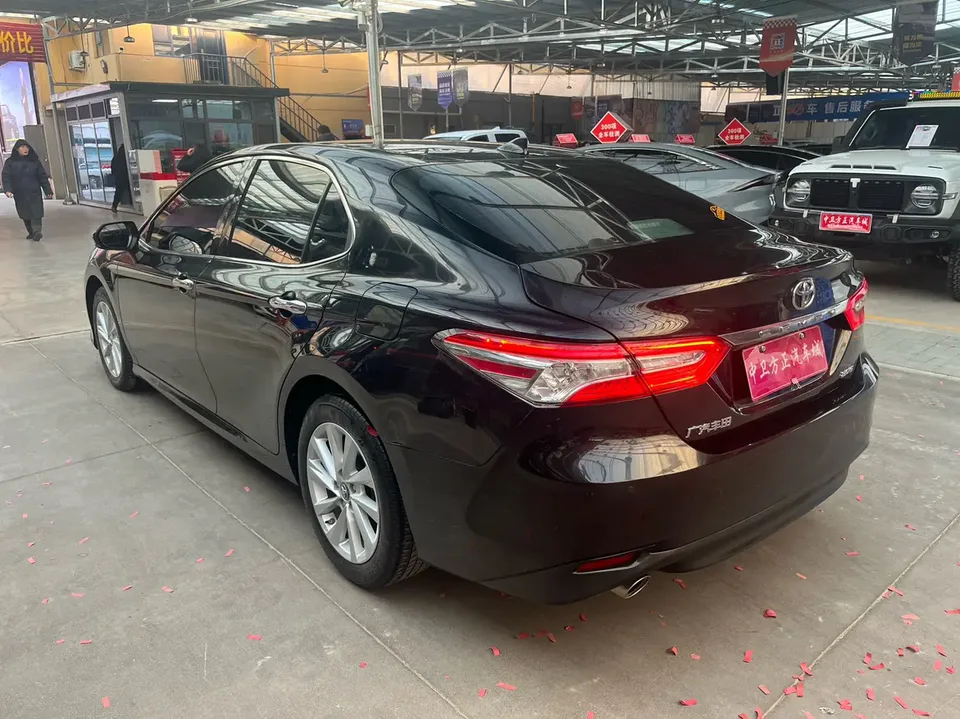 Toyota Camry 2.0G Deluxe Edition 2022 — миниатюра 4