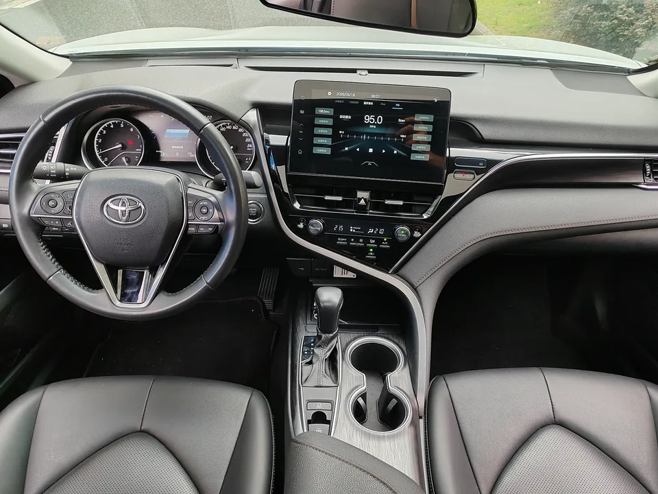 Toyota Camry 2.0G Deluxe Edition 2023 — миниатюра 5