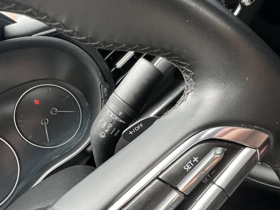 Mazda Axela 2.0L Automatic Quality Edition 2022 — миниатюра 4