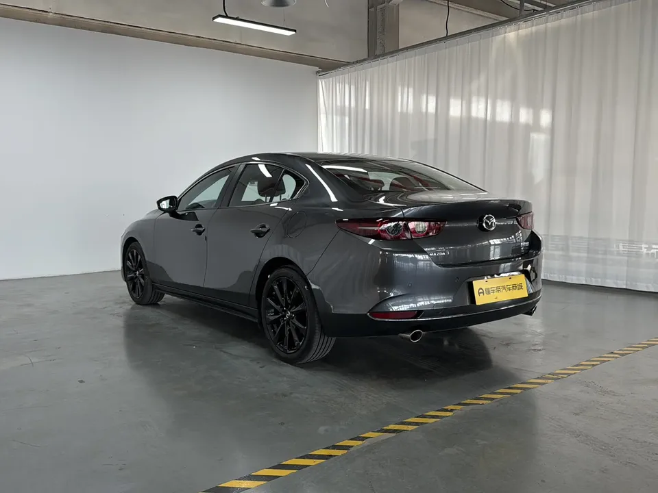 Mazda Axela Mazda3 2.0L automatic quality version 2025 — thumbnail 2