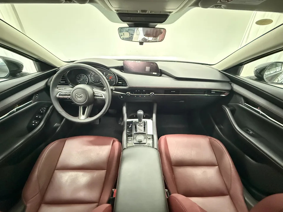 Mazda Axela Mazda3 2.0L automatic quality version 2025 — thumbnail 4