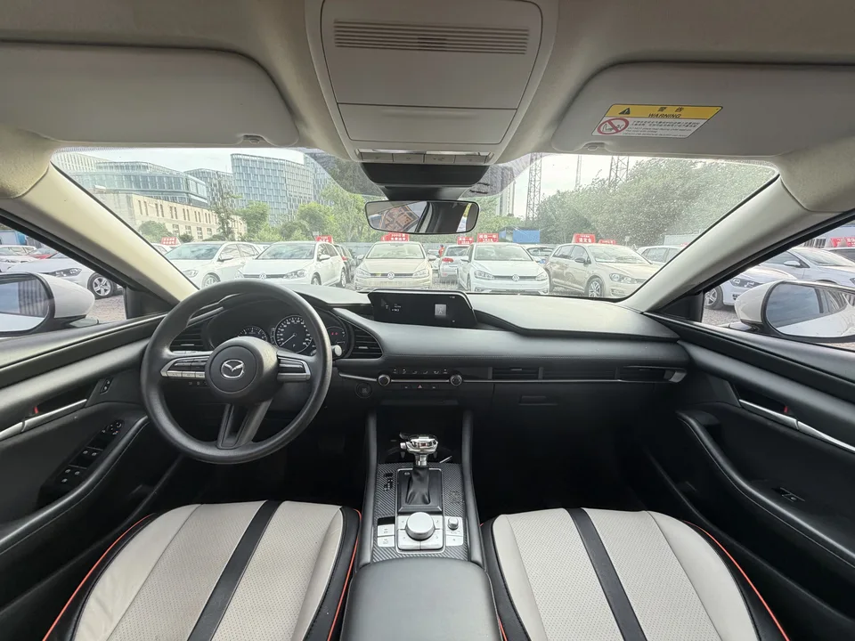 Mazda Axela Mazda3 2.0L automatic quality version 2022 — thumbnail 3