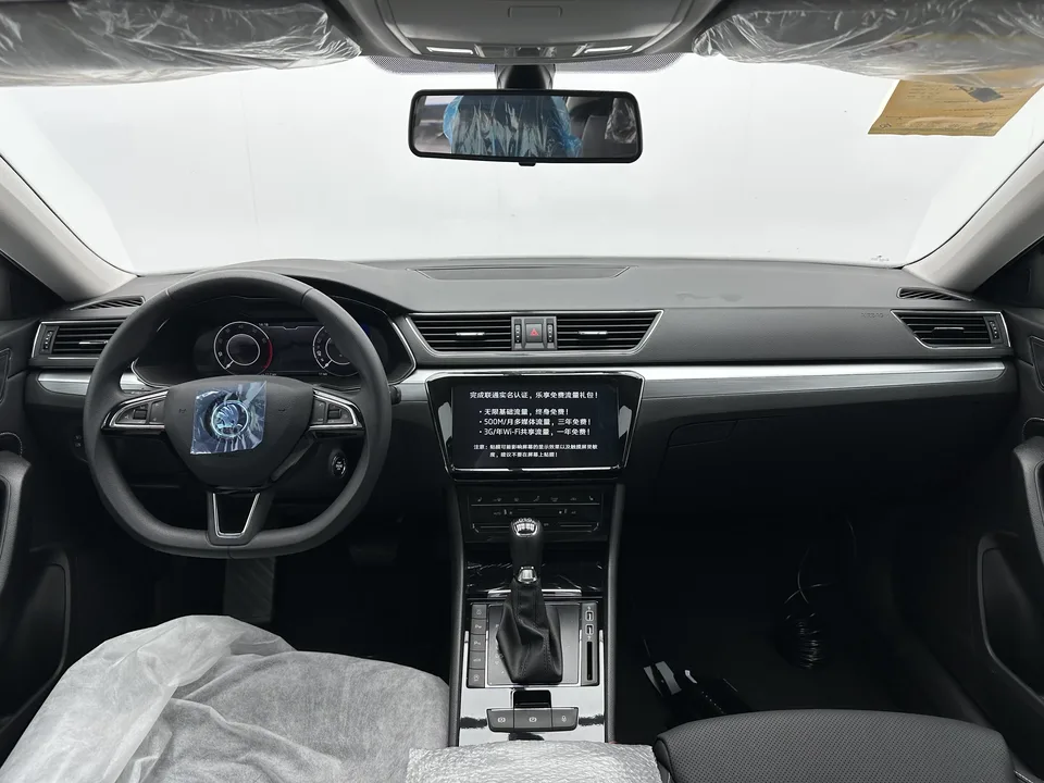 Skoda Speedy Superpa 2024 TSI280 DSG Exclusive Edition 2025 — миниатюра 4