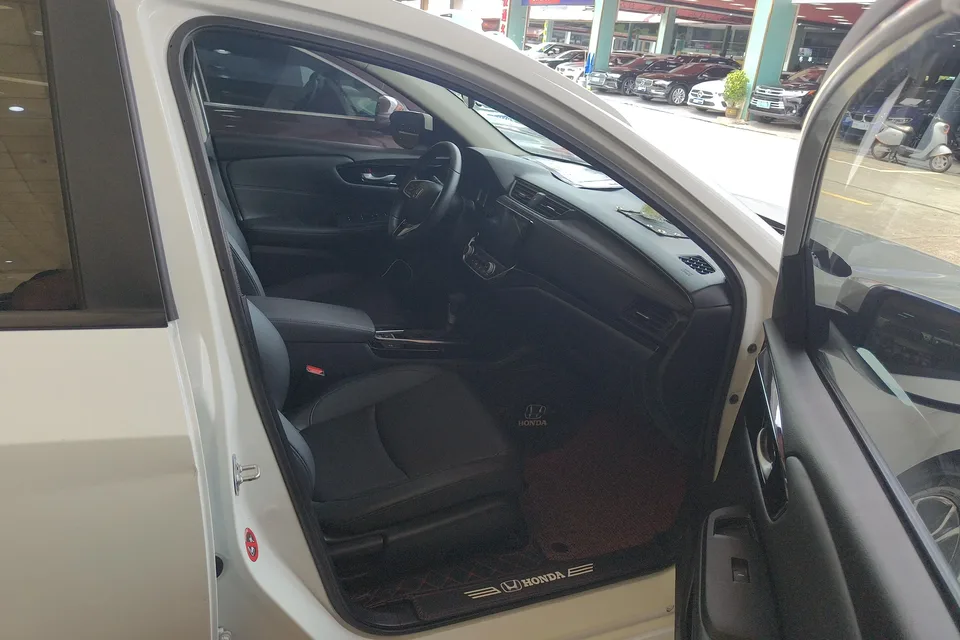 Honda Crider Lingpai Lingpai 2022 180Turbo CVT Luxury Edition 2022 — миниатюра 4