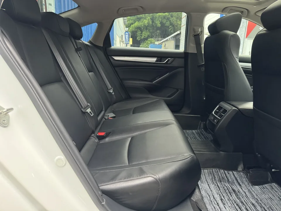 Honda Accord Accord 2022 260TURBO Deluxe Edition 2022 — миниатюра 4