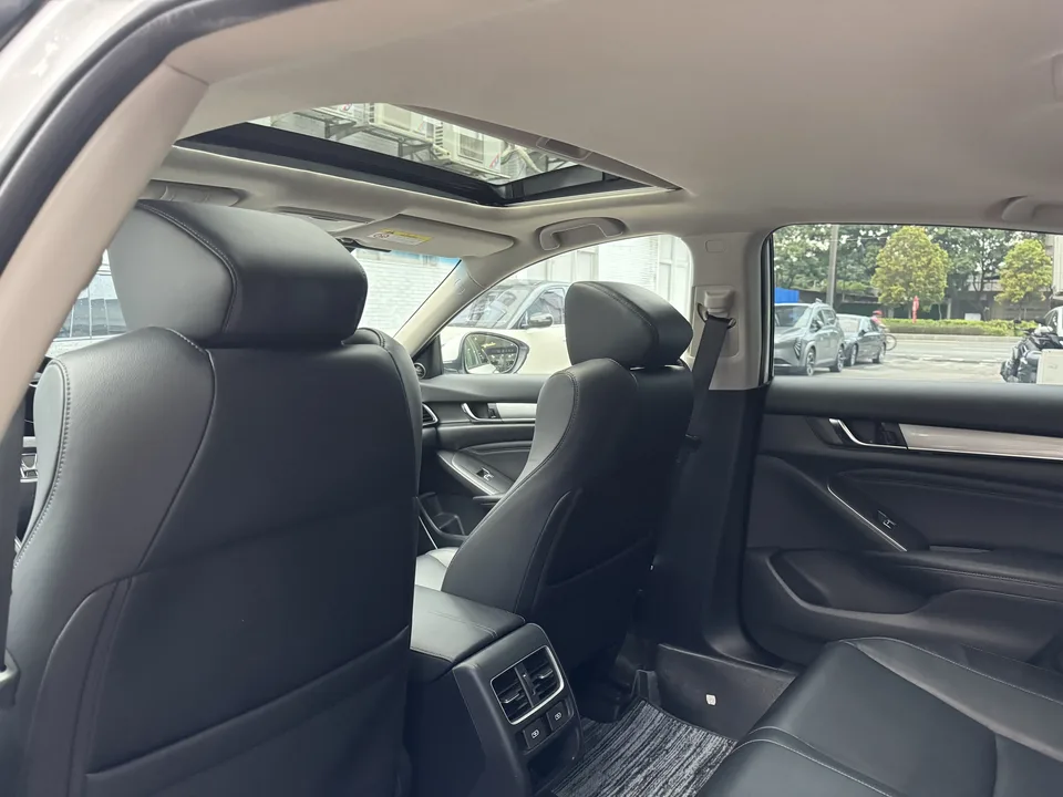 Honda Accord Accord 2022 260TURBO Deluxe Edition 2022 — миниатюра 5