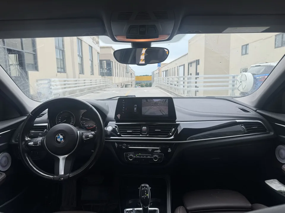 BMW 1 Series 1 Series BMW 1 Series 2021 120i M Sport Night Edition 2022 — thumbnail 4