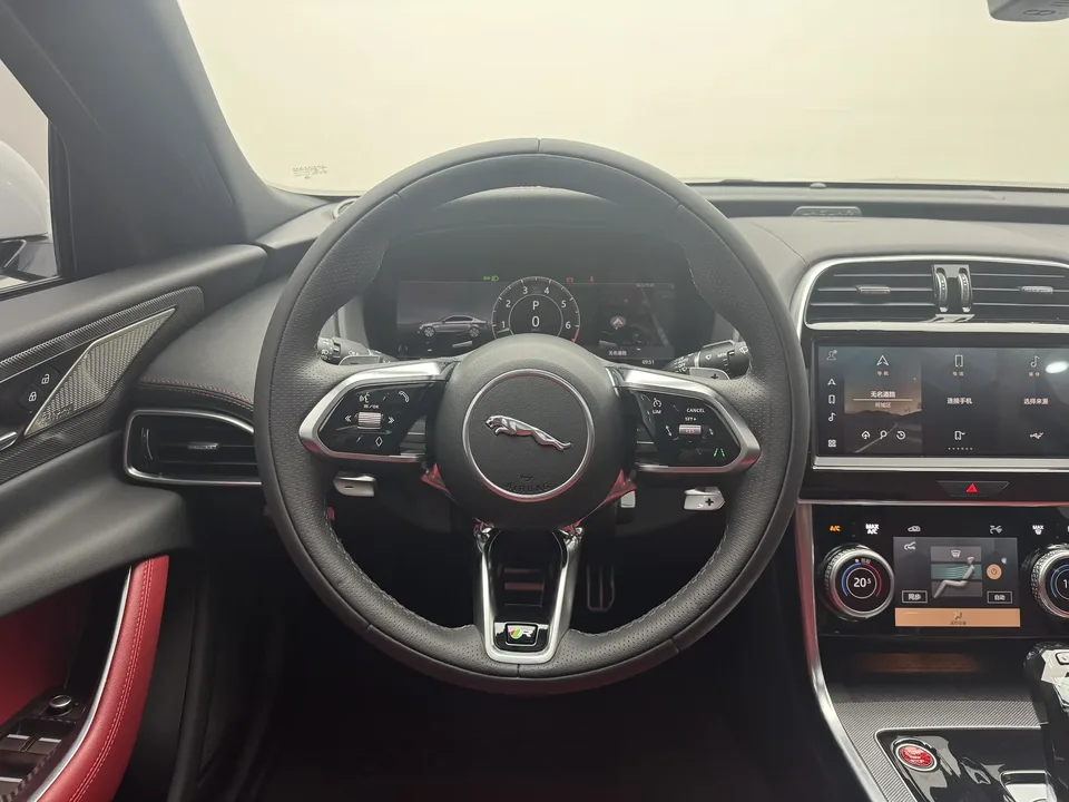 Jaguar XEL Jaguar XEL 2.0T 250PS R-DYNAMIC S Progressive Sports Edition 2023 — миниатюра 3