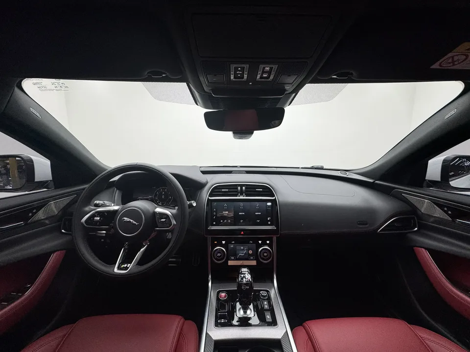 Jaguar XEL Jaguar XEL 2.0T 250PS R-DYNAMIC S Progressive Sports Edition 2023 — миниатюра 5