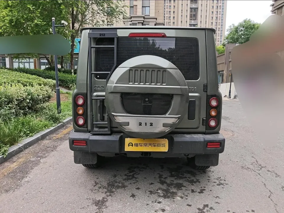212 T01 2.0T Explorer 2025 — миниатюра 5