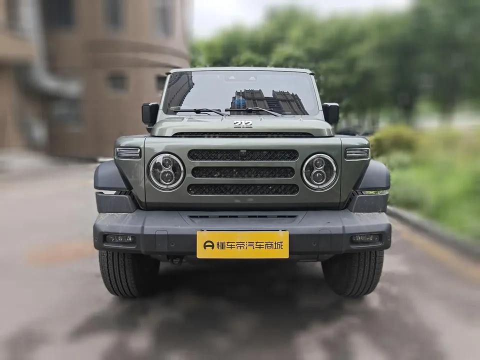 212 T01 2.0T Explorer 2025 — фото 1, купить с доставкой в Москву