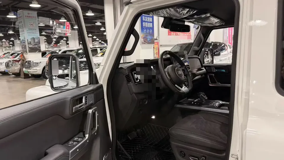 212 T01 2.0T Changfeng Edition 2026 — миниатюра 5