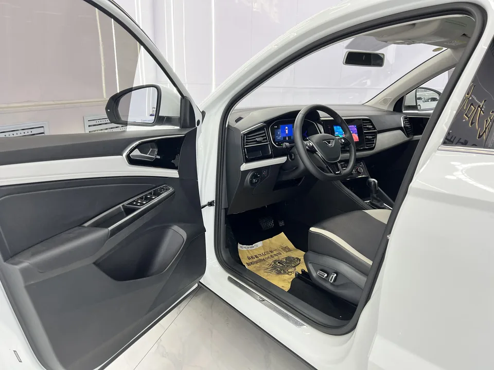 Jetta VS7 1.4T Automatic Progressive Edition Pro 2023 — thumbnail 5