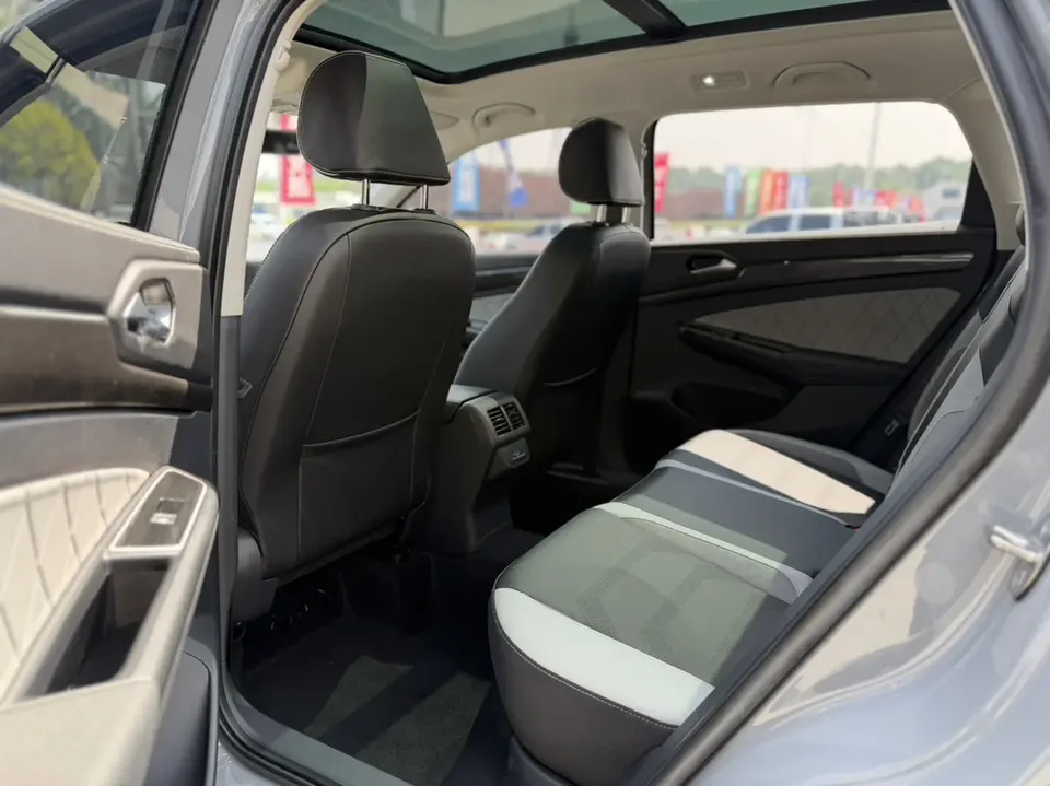 Jetta VS7 1.4T Automatic Enjoy Edition Pro 2022 — миниатюра 3