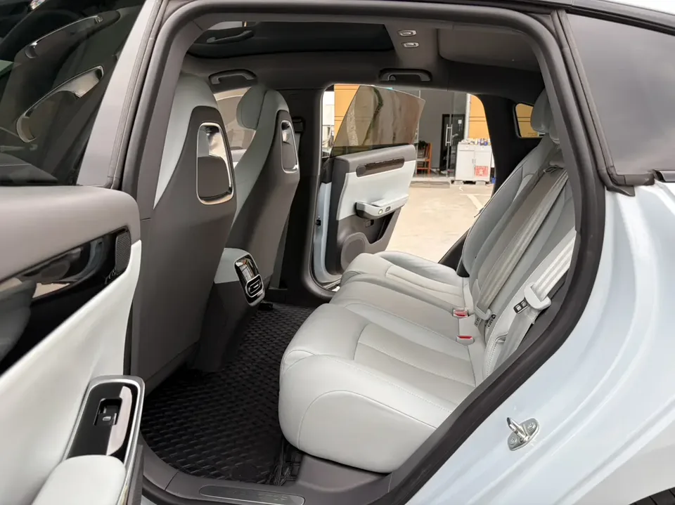 Leapmotor Zero running C01 Extended Range 216 Comfort Edition 2024 — миниатюра 4