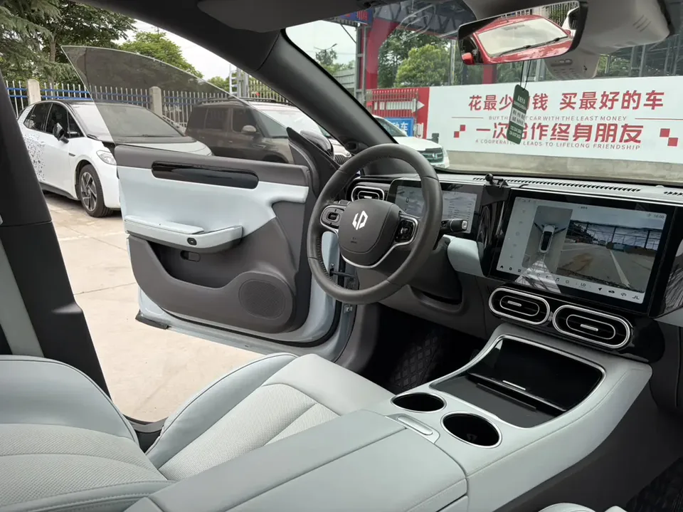 Leapmotor Zero running C01 Extended Range 216 Comfort Edition 2024 — миниатюра 5