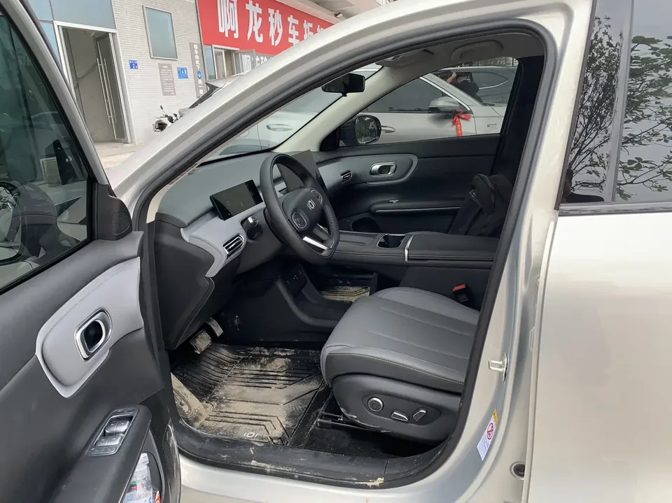 Changan Qiyuan Q05 Changan Qiyuan Q05 2026 Peugeot 506 Max 2026 — миниатюра 4