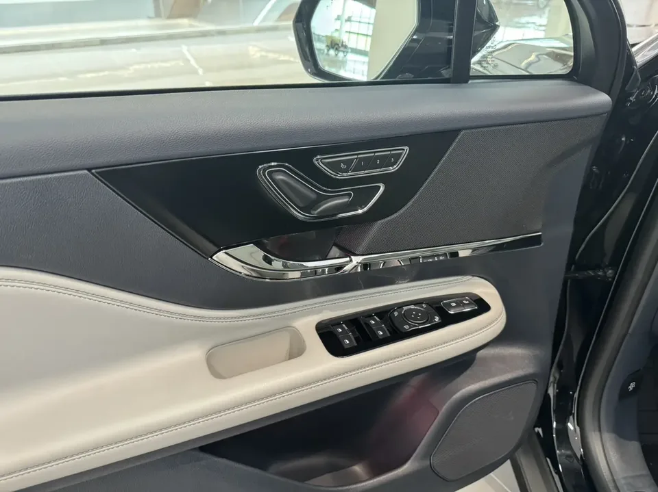 Lincoln Adventurer 2.0T 2WD Elegant Edition 2025 — миниатюра 2