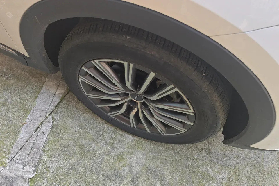 Jetour Jietu X70 PLUS JETOUR X70 PLUS 2023 1.5T DCT Brave PLUS 7-seater 2023 — миниатюра 5
