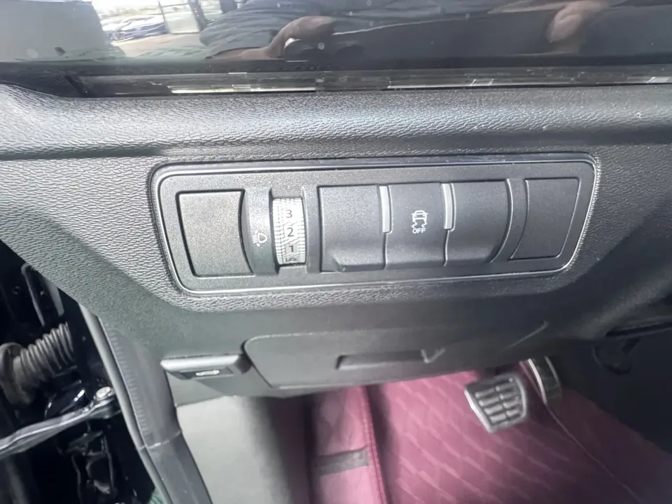 Jetour Jietu X70 PLUS JETOUR X70 PLUS 2023 1.5T DCT Brave PLUS 5-seater 2023 — миниатюра 4