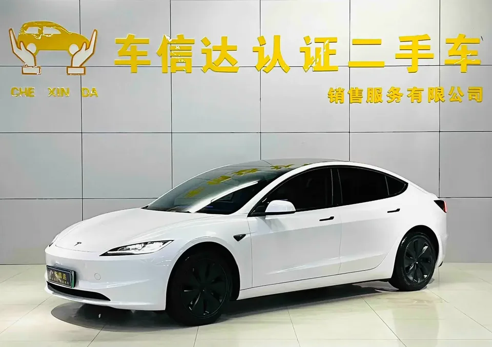Tesla Model 3 Model 3 rear-wheel drive version 2025 — photo 1, buy with delivery to Moscow
